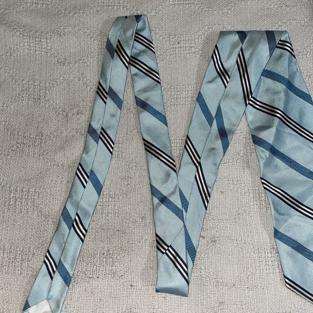 Brooks Basics Mens Dress Tie Size 56” 3.75” Blue Repp Silk Business Formal - Picture 6 of 12